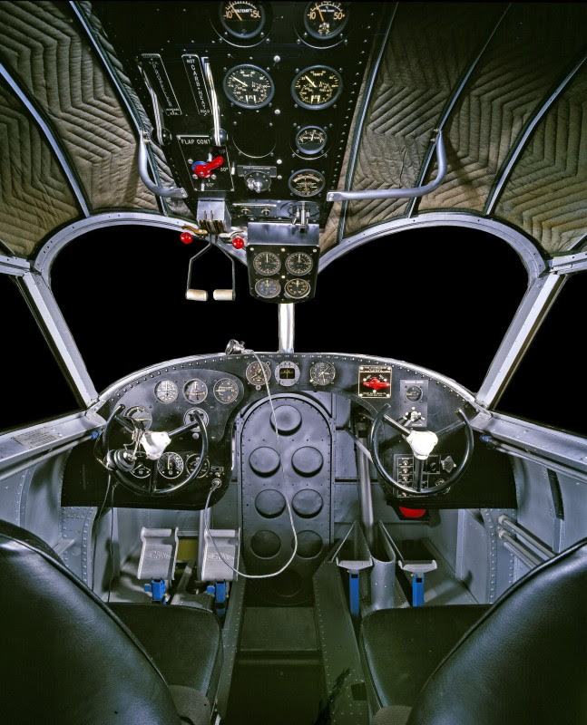 cockpit006