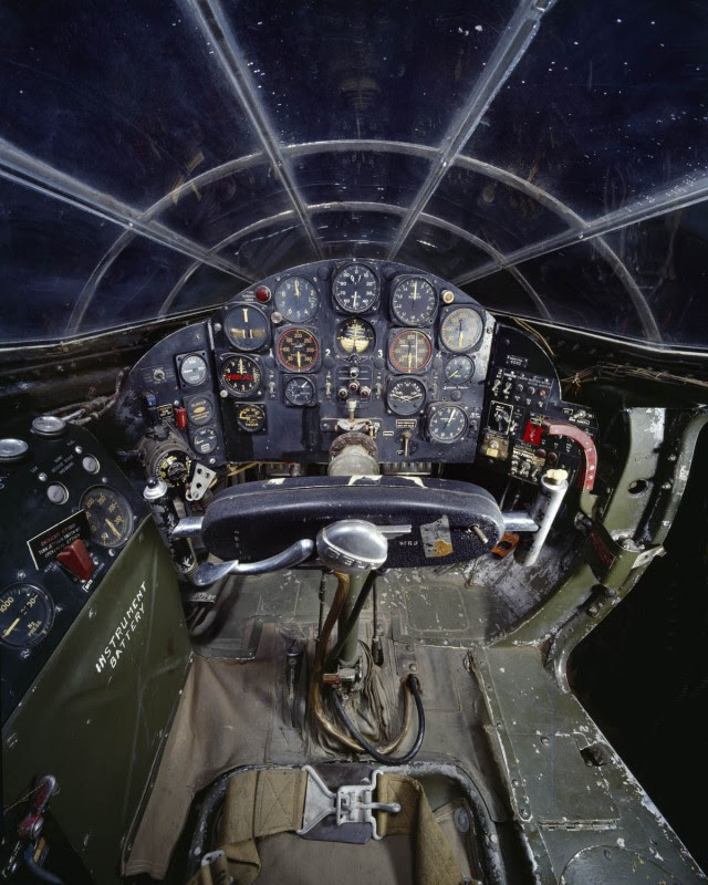 cockpit011