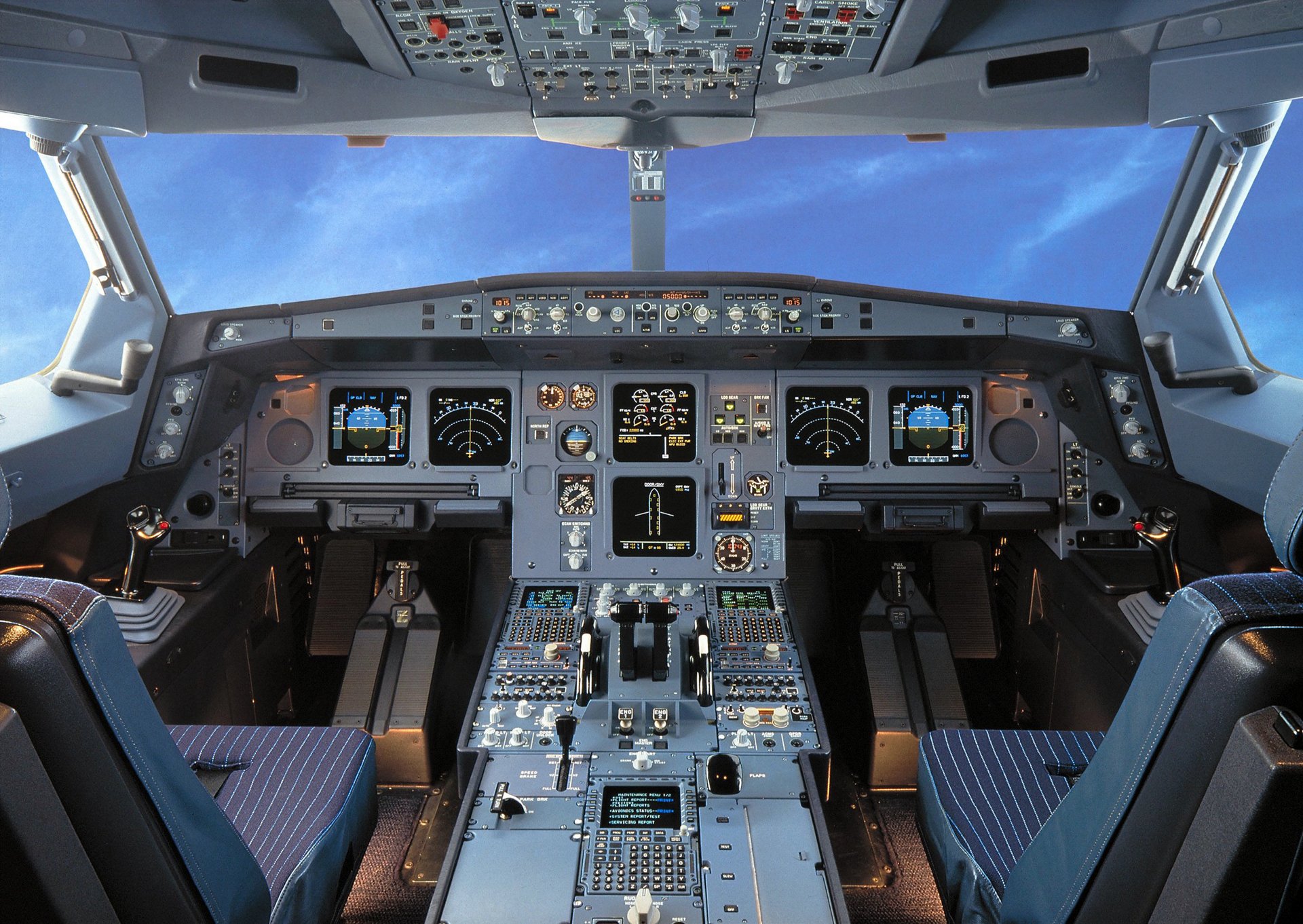 cockpit018
